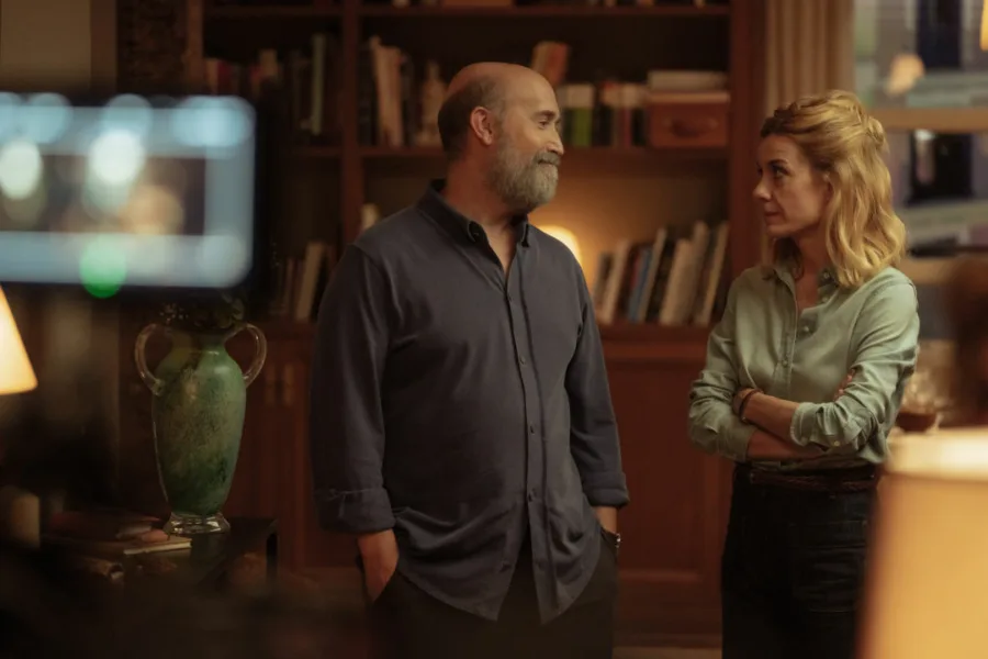 Netflix新片 電影 媒體採購 廣編稿 廣告合作 異業合作 互惠 53 個週日 電影影評解析 53 Sundays 西班牙劇情片 推薦 老父照顧 養老院 爭議 兄弟姊妹 心理學 卡門·馬奇 哈維爾·卡馬拉 演技對決 家庭聚會 失控 荒謬 爆笑 電影結局 2026 必看親情倫理劇集 深度觀察