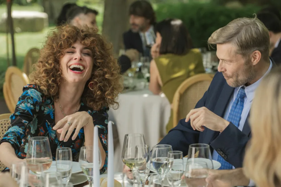 Netflix 新片 媒體採購 廣編稿 廣告合作 異業合作 互惠 大男人注意 Alpha Males Season 5  費爾蘭多吉爾 Fernando Gil  2026 影集 大男人注意  瑪麗亞赫瓦斯 María Hervás  西班牙喜劇 性別政治 離婚  父權公社 男子氣概 影集