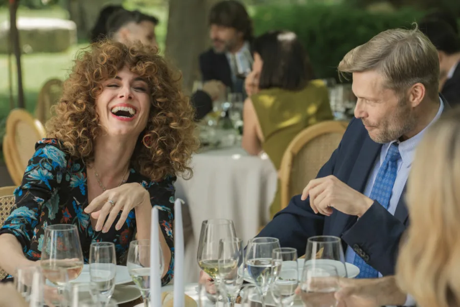 Netflix 新片 媒體採購 廣編稿 廣告合作 異業合作 互惠 大男人注意 Alpha Males Season 5  費爾蘭多吉爾 Fernando Gil  2026 影集 大男人注意  瑪麗亞赫瓦斯 María Hervás  西班牙喜劇 性別政治 離婚  父權公社 男子氣概 影集