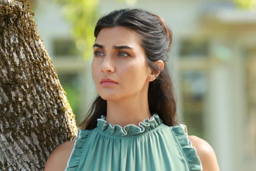 Netflix 新片 媒體採購 廣編稿 廣告合作 異業合作 互惠 另一個自己 Another Self Tuba Büyüküstün 另一個自己 第三季 土耳其影集 靈魂療癒 2026 影集 艾瓦勒克 家族秘密 艾達 塞薇吉 蕾拉 女性成長 Another Self 心靈考古 家族排列 影集 命運演算 友情背叛 生存真相
