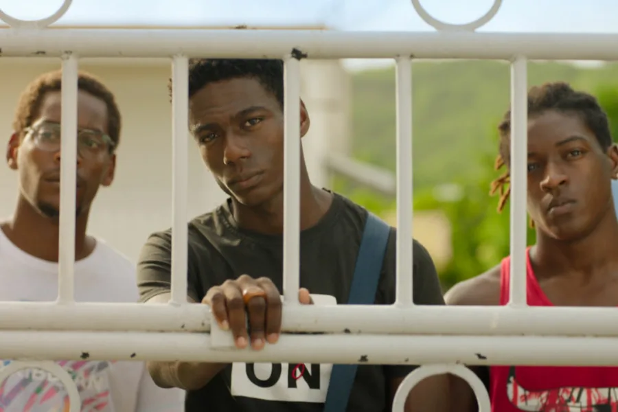 Netflix 新片 媒體採購 廣編稿 廣告合作 異業合作 互惠 聰明少年 Bandi 大家庭生存 社會底層 2026 劇情片 聰明少年 母親離世 兄弟姊妹親情 販毒抉擇 道德掙扎 逆境重生 團結救援