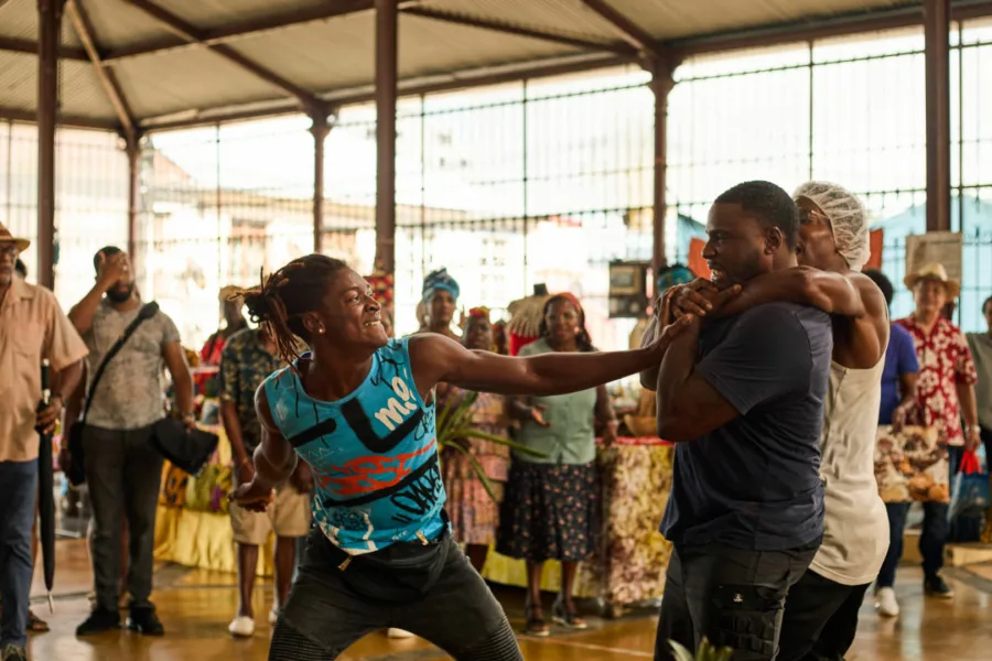 Netflix 新片 媒體採購 廣編稿 廣告合作 異業合作 互惠 聰明少年 Bandi  大家庭生存 社會底層  2026 劇情片 聰明少年  母親離世 兄弟姊妹親情  販毒抉擇 道德掙扎  逆境重生 團結救援