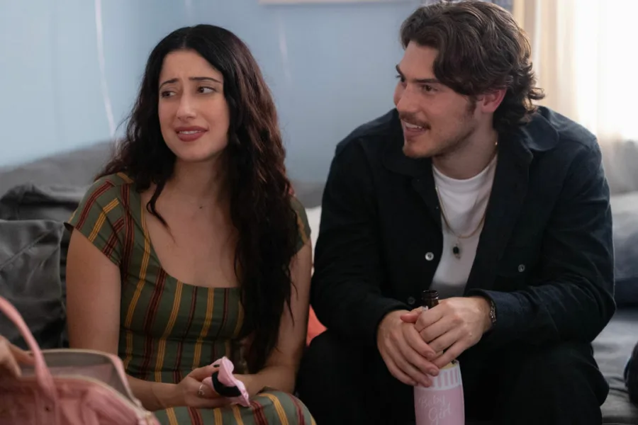 Netflix 新片 媒體採購 廣編稿 廣告合作 異業合作 互惠 失策兄妹幫 Big Mistakes  美國影集 劇情片  家族衝突 手足關係  2026 影集 失策兄妹幫  黑色幽默 成年危機  人生逆襲 喜劇影集