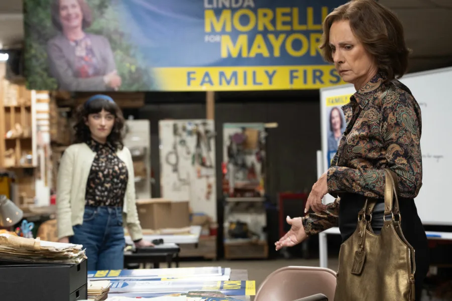 Netflix 新片 媒體採購 廣編稿 廣告合作 異業合作 互惠 失策兄妹幫 Big Mistakes  美國影集 劇情片  家族衝突 手足關係  2026 影集 失策兄妹幫  黑色幽默 成年危機  人生逆襲 喜劇影集