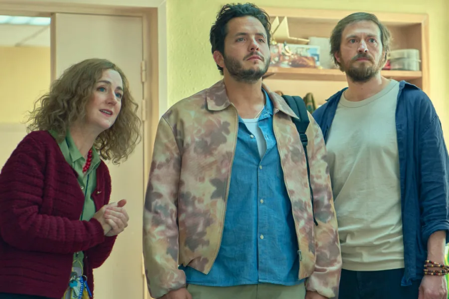 Netflix 新片 媒體採購 廣編稿 廣告合作 異業合作 互惠 臥底代課任務 Flunked  亞歷山大科米內克 Alexandre Kominek  2026 影集 臥底代課任務  法國影集 喜劇 少年犯 臥底  數學天才 老師 臥底校園 犯罪  法式幽默 犯罪小孩 亞歷山大科米內克 影集