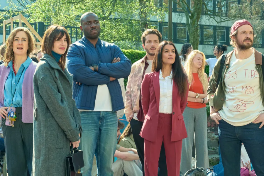 Netflix 新片 媒體採購 廣編稿 廣告合作 異業合作 互惠 臥底代課任務 Flunked  亞歷山大科米內克 Alexandre Kominek  2026 影集 臥底代課任務  法國影集 喜劇 少年犯 臥底  數學天才 老師 臥底校園 犯罪  法式幽默 犯罪小孩 亞歷山大科米內克 影集