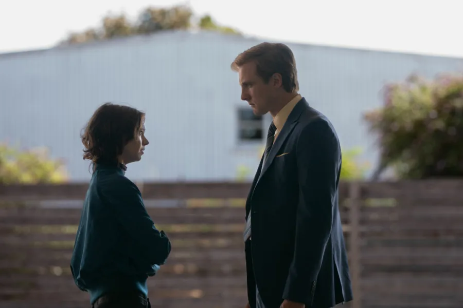 Netflix 新片 媒體採購 廣編稿 廣告合作 異業合作 互惠 好女孩的謀殺調查報告 A Good Girl's Guide to Murder  艾瑪邁爾斯 Emma Myers 札恩伊克巴爾 Zain Iqbal  2026 影集 好女孩的謀殺調查報告 第二季  驚悚 懸疑推理 證人失蹤 小琵  安蒂貝爾案 傑米雷諾茲 正義代價  英國懸疑小說改編 驚悚影集 艾瑪邁爾斯