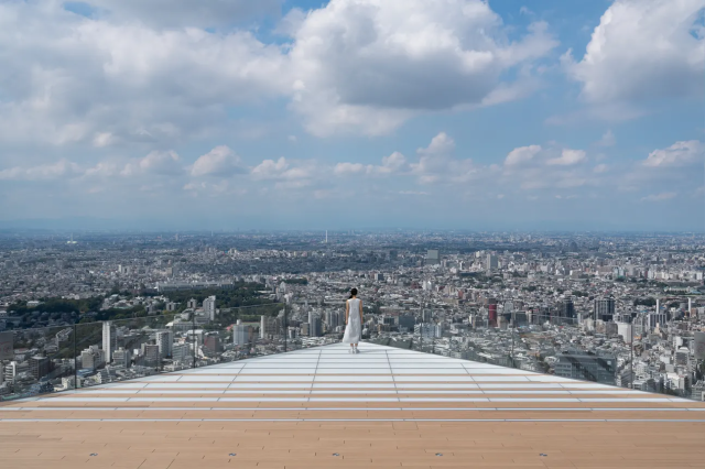 時下東京最熱門的網美景點「澀谷天空觀景台」，可於澀谷上空229米處360度眺望最強的東京日夜景