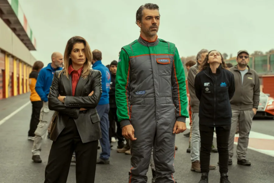 Netflix 新片 媒體採購 廣編稿 廣告合作 異業合作 互惠 極速山谷 Motorvalley 路卡阿基提諾 Luca Argentero 義大利賽車競技影集 茱莉亞米凱利尼 Giulia Michelini 卡特琳娜福爾札 Caterina Forza