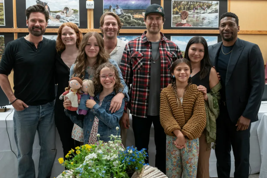 Netflix 新片 媒體採購 廣編稿 廣告合作 異業合作 互惠 草原上的小木屋 Little House on the Prairie  蘿拉英格斯懷德 Laura Ingalls Wilder  2026 影集 草原上的小木屋 第一季  拓荒 冒險 美國西部 經典小說改編  親情 求生 草原 生命光輝  美國影集 真人翻拍 蘿拉英格斯懷德