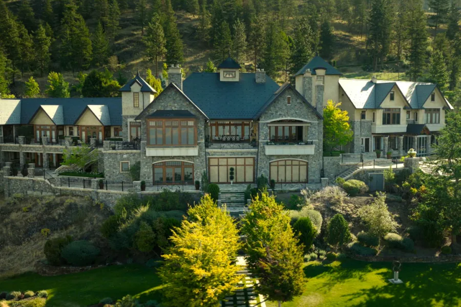 Netflix 新片 媒體採購 廣編稿 廣告合作 異業合作 互惠 百萬秘寶攻防戰 Million Dollar Secret Season 2  彼得·塞拉菲諾威茨 Peter Serafinowicz  2026 實境影集 百萬秘寶攻防戰 第二季  心理戰 欺詐遊戲 百萬美金 實境秀  美國影集 彼得·塞拉菲諾威茨 鬥智 競賽  心理攻防 秘密遊戲 百萬秘寶攻防戰