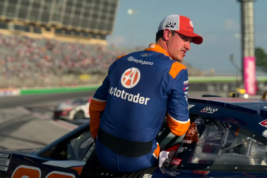 NASCAR 全速狂飆第2季 Netflix 新片 媒體採購 納斯卡盃系列賽 頂尖車手 5月7日上線 Netflix紀錄片 熱血故事