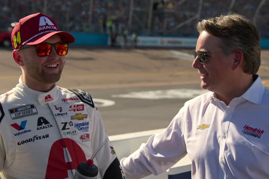 NASCAR 全速狂飆第2季 Netflix 新片 媒體採購 納斯卡盃系列賽 頂尖車手 5月7日上線 Netflix紀錄片 熱血故事