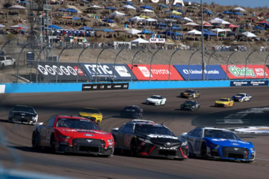 NASCAR：全速狂飆 Netflix新片 頂級賽車納斯卡盃系列賽季 萊恩布蘭尼 Ryan Blaney 喬伊羅加諾 Joey Logano 凱爾拉森 Kyle Larson