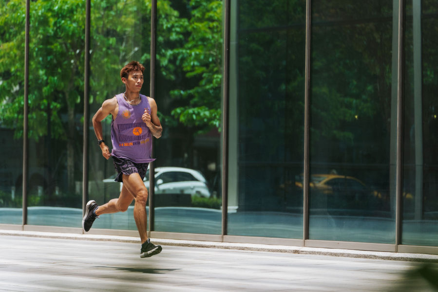 UA全新推出「RUN IN PEACE」跑步系列服飾，並特別邀請Team UA 跑步教練陳季暐搶先感受新品魅力！