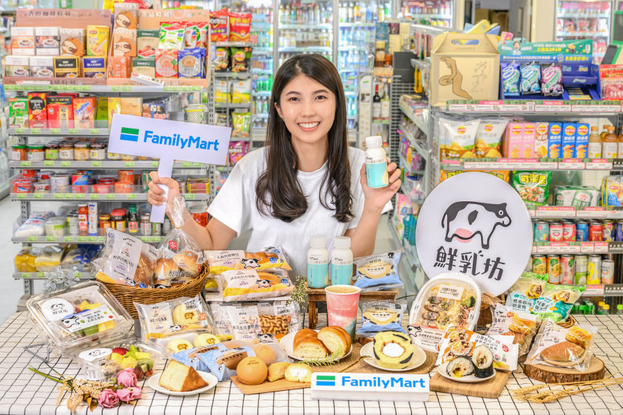 「全家」即日起再運用鮮乳坊公平交易優質乳源，以「Milky Summer全民一起享好乳」為題，陸續推出15款濃郁奶香系鮮食新品