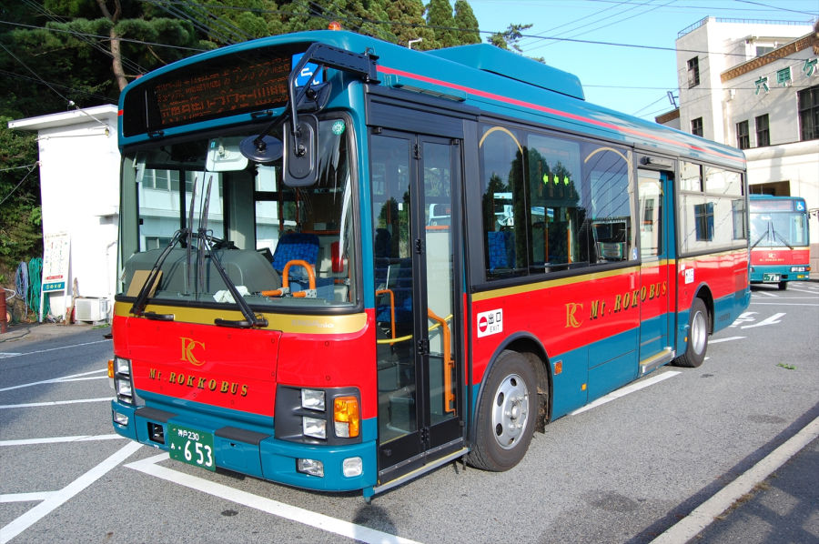 乘坐六甲纜車至山上站後，可乘坐「山上公車」前往各個景點。