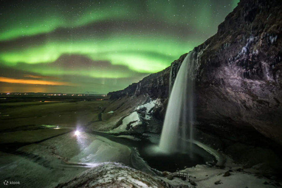 想完成冰島極光夢的旅客可參加Klook冰島極光之旅，追逐夢幻般的北極光