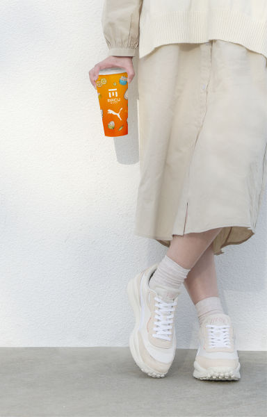 麻古茶坊也將全面改用 PUMA x MACU 專屬新杯身，特別邀請知名插畫家「傑洛米腿抽筋」量身打造