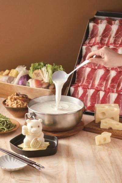 聚日式鍋物札幌熊起司牛奶鍋人氣超高，造型超萌好拍