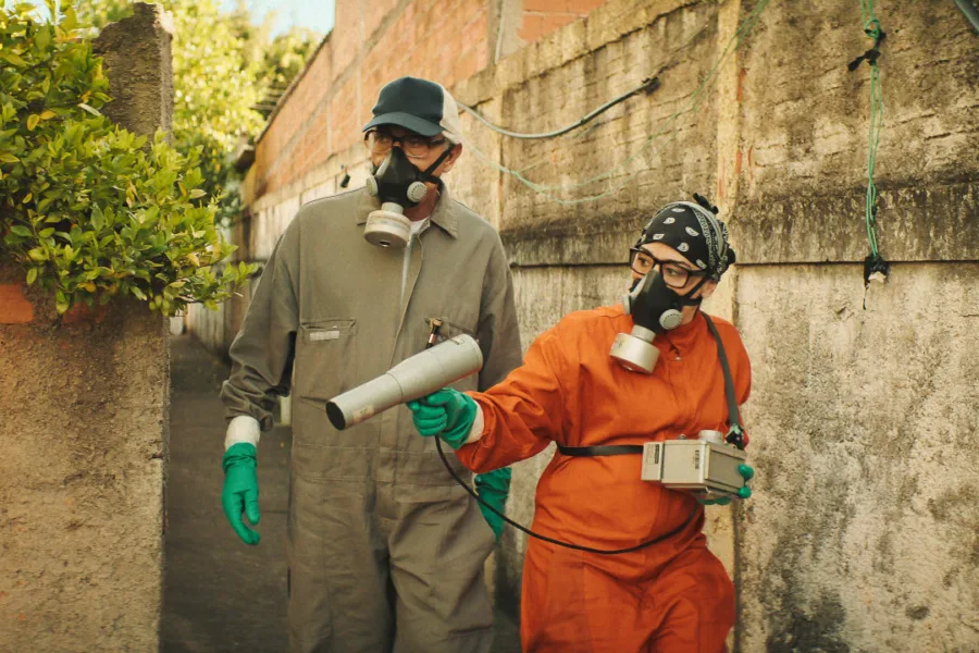 Netflix 新片 媒體採購 廣編稿 廣告合作 異業合作 互惠 影評 強尼馬薩羅 萊安德拉萊爾  Radioactive Emergency 解析 巴西真實事件 輻射災難  醫療驚悚影集 物理學家 醫學倫理 2026 影集推薦  巴西影視 歷史事件改編 災難心理學 角色解析 評價  放射性危機 劇情提要 巴西驚悚片 社會批判 導讀  拉丁美洲災難影像 醫療前線 輻射危害 社會調查 評論