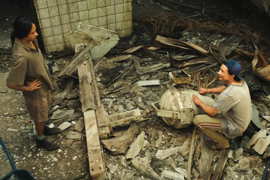 Netflix 新片 媒體採購 廣編稿 廣告合作 異業合作 互惠 影評 強尼馬薩羅 萊安德拉萊爾  Radioactive Emergency 解析 巴西真實事件 輻射災難  醫療驚悚影集 物理學家 醫學倫理 2026 影集推薦  巴西影視 歷史事件改編 災難心理學 角色解析 評價  放射性危機 劇情提要 巴西驚悚片 社會批判 導讀  拉丁美洲災難影像 醫療前線 輻射危害 社會調查 評論