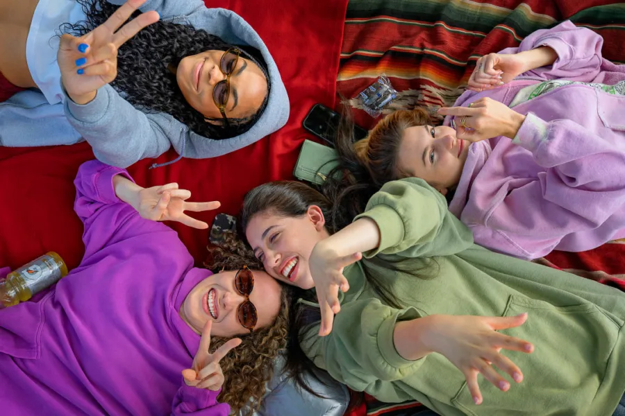 Netflix新片 電影 媒體採購 廣編稿 廣告合作 異業合作 互惠 我的室友好雷 電影評論 深度解析  Roommates 2026 美國喜劇 戴雯 賽莉斯特 大學宿舍 心理戰 消極對抗 友誼崩壞  新鮮人生存指南 同居 驚悚 喜劇 推薦  當代社交焦慮 人格面具 空間政治 演化  2026 必看美國電影 角色成長 影像美學 導讀