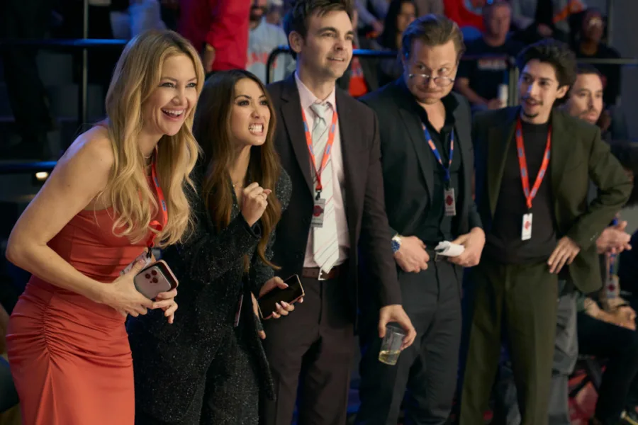 Netflix 新片 媒體採購 廣編稿 廣告合作 異業合作 互惠 逆轉狂籃 第二季 影評 凱特哈德森  Running Point Season 2 角色心理 家族權力鬥爭  洛杉磯波濤隊 體育經營 職場喜劇 深度解析  賈斯汀瑟魯斯 敏迪卡靈 監製 喜劇 推薦  女性領導力 職場政治 籃球影集 評價  2026 必看美劇 角色成長 影像美學 導讀