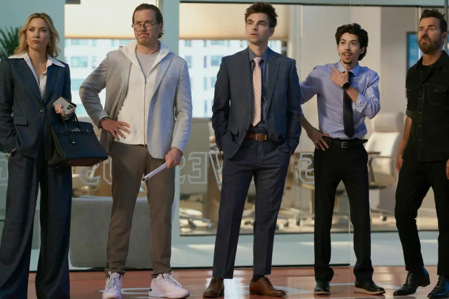 Netflix 新片 媒體採購 廣編稿 廣告合作 異業合作 互惠 逆轉狂籃 第二季 影評 凱特哈德森  Running Point Season 2 角色心理 家族權力鬥爭  洛杉磯波濤隊 體育經營 職場喜劇 深度解析  賈斯汀瑟魯斯 敏迪卡靈 監製 喜劇 推薦  女性領導力 職場政治 籃球影集 評價  2026 必看美劇 角色成長 影像美學 導讀