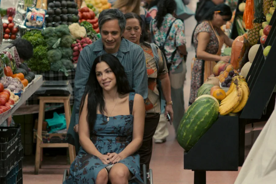 Netflix 新片 媒體採購 廣編稿 廣告合作 異業合作 互惠 聖女也瘋狂 Santita  瑪莉雅荷西卡諾 墨西哥影集  2026 墨西哥浪漫影集 聖女也瘋狂 第一季  小聖女 叛逆女性 身體殘疾 愛情豪賭  聖女也瘋狂 婚禮逃兵 舊愛回歸 自我救贖  影集 聖女也瘋狂 犯罪 浪漫 懸疑