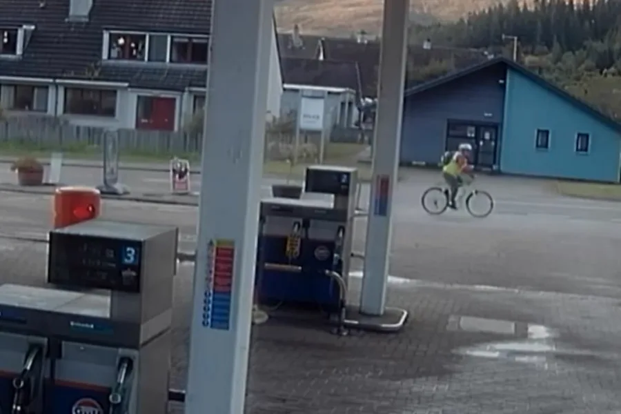 Netflix 新片 媒體採購 廣編稿 廣告合作 異業合作 互惠 兇手嫁不嫁：未婚妻搜證實錄 Should I Marry A Murderer?  卡洛琳繆爾海德 Caroline Muirhead  2026 影集 兇手嫁不嫁：未婚妻搜證實錄  英國犯罪實錄 Tinder 詐騙 命案  法醫病理學家 消失的屍體 秘密搜證  犯罪影集 致命婚約 道德抉擇