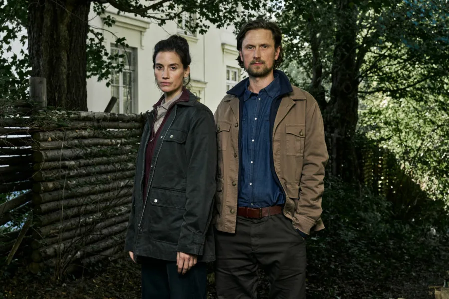 Netflix 新片 媒體採購 廣編稿 廣告合作 異業合作 互惠 栗子人殺手 The Chestnut Man Season 2  馬克海斯 Mikkel Boe Følsgaard  奈雅圖林 Danica Curcic  丹麥影集 犯罪懸疑  2026 影集 栗子人殺手  北歐紀錄片 數位跟蹤