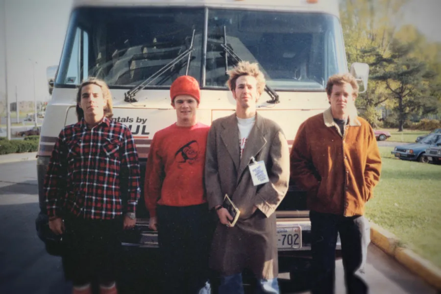 Netflix新片 電影 媒體採購 廣編稿 廣告合作 異業合作 互惠 嗆辣紅椒成名路 紀錄片影評  希勒斯洛伐克 Hillel Slovak 影響力 解析  嗆辣紅椒樂團 成名史 2026年3月20日 上線  安東尼基德斯 佛利 兄弟情誼 洛杉磯 搖滾  Freaky Styley 喬治克林頓 放克音樂 歷史  2026 必看音樂紀錄電影 搖滾傳奇 導讀