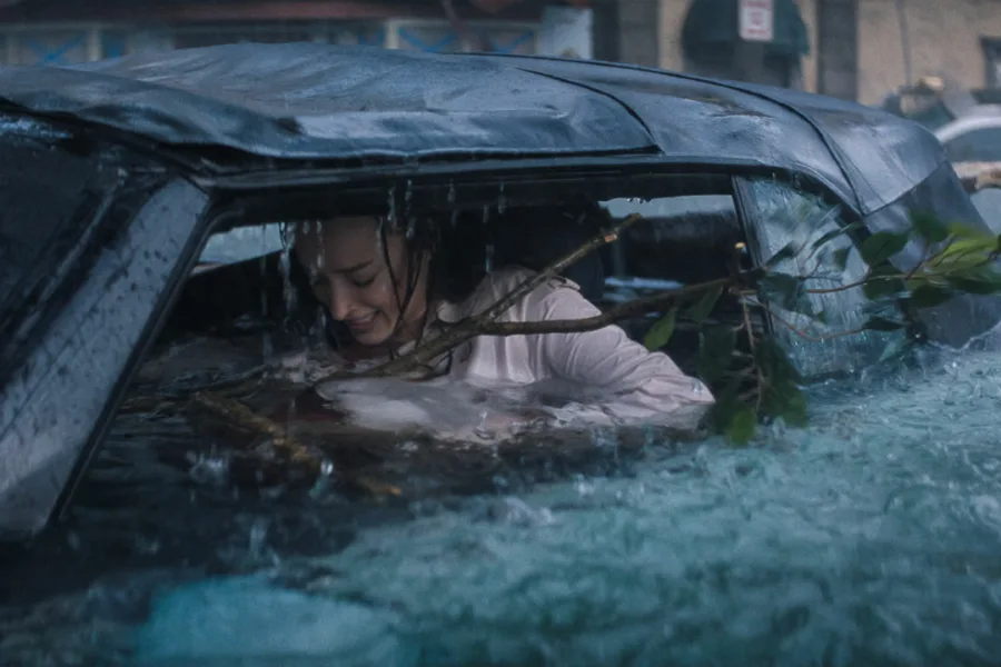 Netflix新片 電影 媒體採購 廣編稿 廣告合作 異業合作 互惠 狂鯊風暴 電影 動作驚悚 Thrash Movie Netflix 災難片 鯊魚電影 2026 狂鯊風暴 劇情解析 5級颶風 生存挑戰 驚悚片 Thrash 2026 評價 動作滿檔 電影推薦 災難生存 狂鯊風暴 上線日期 劇情提要 怪獸電影 掠食者 生物恐怖 洪水生存 戰術美學 影像解析 導讀