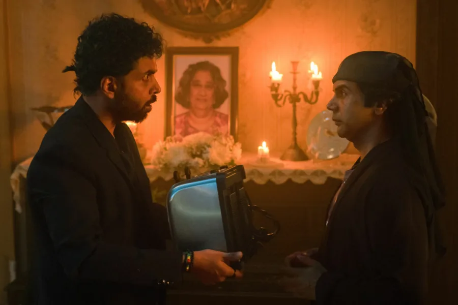 Netflix新片 電影 媒體採購 廣編稿 廣告合作 異業合作 互惠 吐司機大危機 Toaster  印度黑色喜劇 吐司機  2026 電影 吐司機大危機  婚禮賀禮 吝嗇鬼 謀殺  寶萊塢 社會諷刺 電影  人性執念 荒誕混亂 喜劇