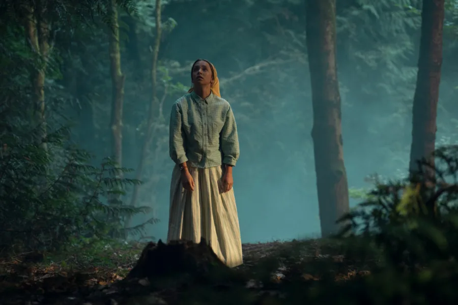 Netflix 新片 媒體採購 廣編稿 廣告合作 異業合作 互惠 非選之人 Unchosen  蘿西 亞當 山姆 驚悚影集  2026 英國驚悚影集 非選之人 第一季  宗教驚悚 封閉社區 越獄犯 心理博弈  非選之人 秘密過去 信仰危機 生存抉擇  影集 非選之人 犯罪 救贖 懸疑