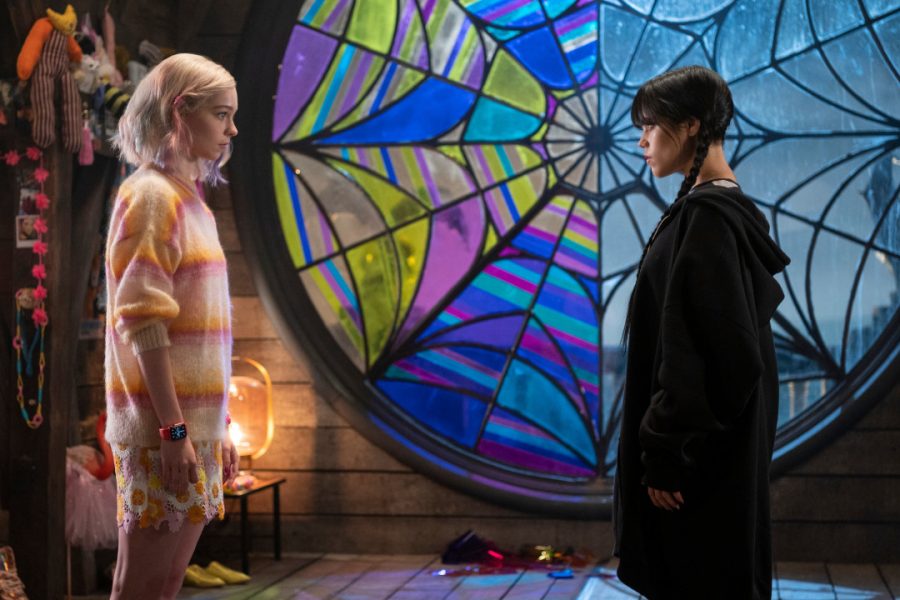 星期三 Wednesday 凱薩琳麗塔瓊絲 路易古茲曼 艾薩克奧爾多內斯 提姆波頓 珍娜奧蒂嘉 阿達一族