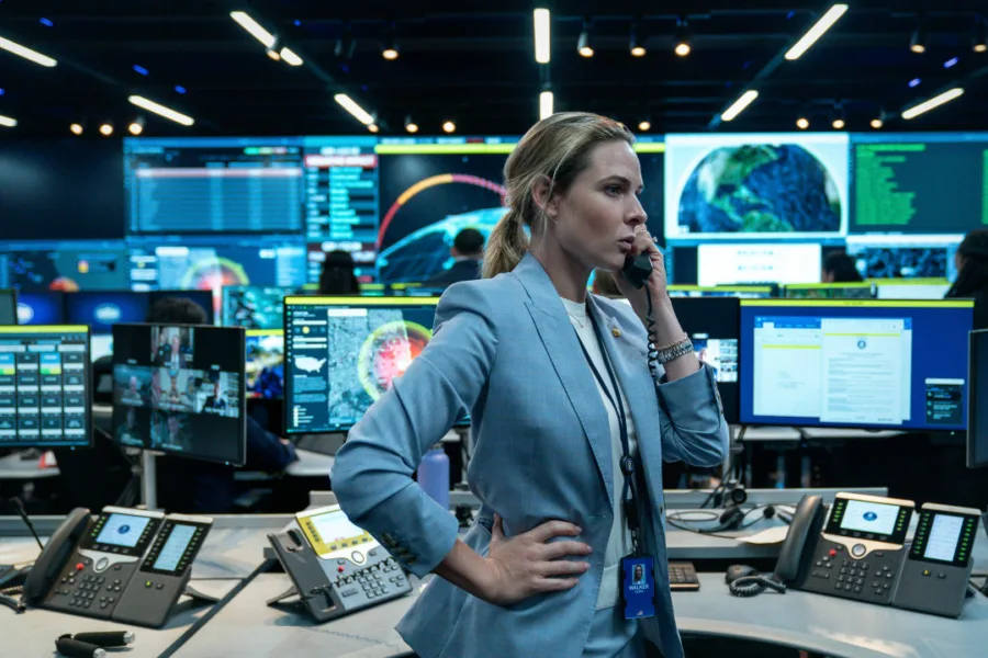 炸藥屋 Netflix新片 電影 媒體採購 廣編稿 廣告合作 驚悚影集 飛彈危機 靈魂交換 人性掙扎 頂尖卡司 高科技視覺