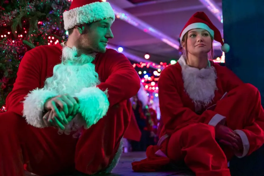 偷心響叮噹 Netflix新片 電影 媒體採購 廣編稿 廣告合作 浪漫喜劇 聖誕劫案 靈魂伴侶 倫敦節慶 機智小偷 家庭觀影