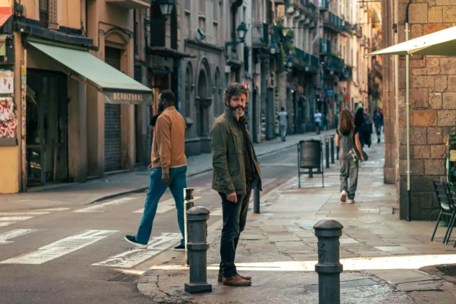 暗影之城 Netflix 新片 媒體採購 廣編稿 廣告合作 異業合作 米拉之家命案 以薩費雷茲 Isak Férriz 薇洛妮卡安琪葵 Verónica Echegui 巴塞隆納懸疑 加泰隆尼亞刑警