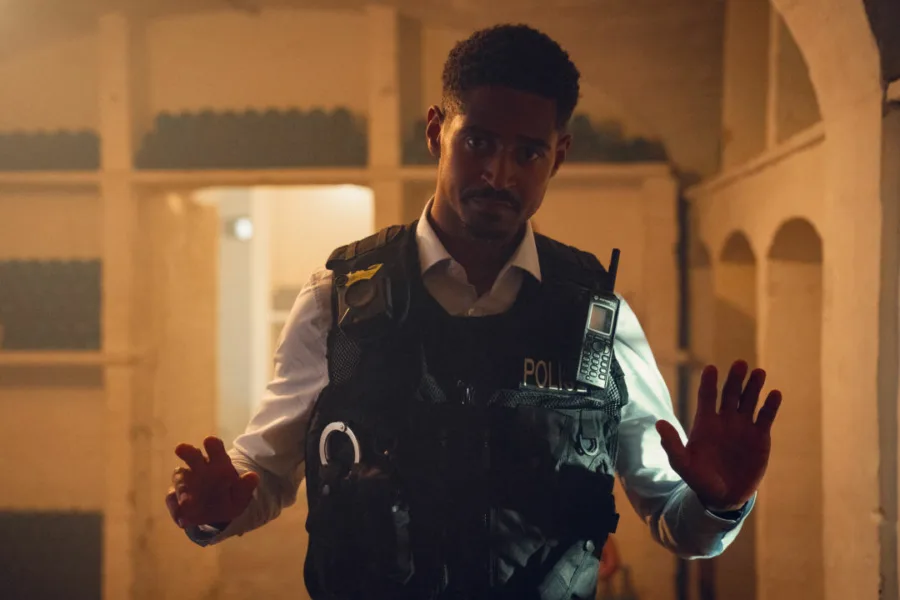 Netflix 新片 媒體採購 廣編稿 廣告合作 異業合作 危險追逃 RunAway 詹姆斯內斯比特 米妮德賴弗 Netflix懸疑 2026必追