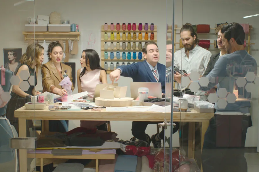 Netflix 新片 媒體採購 廣編稿 廣告合作 異業合作 互惠 戀愛朝九晚五