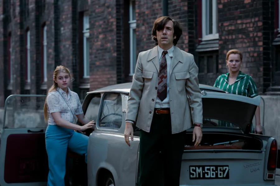 Netflix 新片 媒體採購 廣編稿 廣告合作 異業合作 互惠 鉛毒之子 Lead Children 瓦多斯卡庫羅醫生 鉛中毒兒童 1970年代波蘭上西利西亞 索皮尼斯金屬廠 環境汙染與醫療抗爭