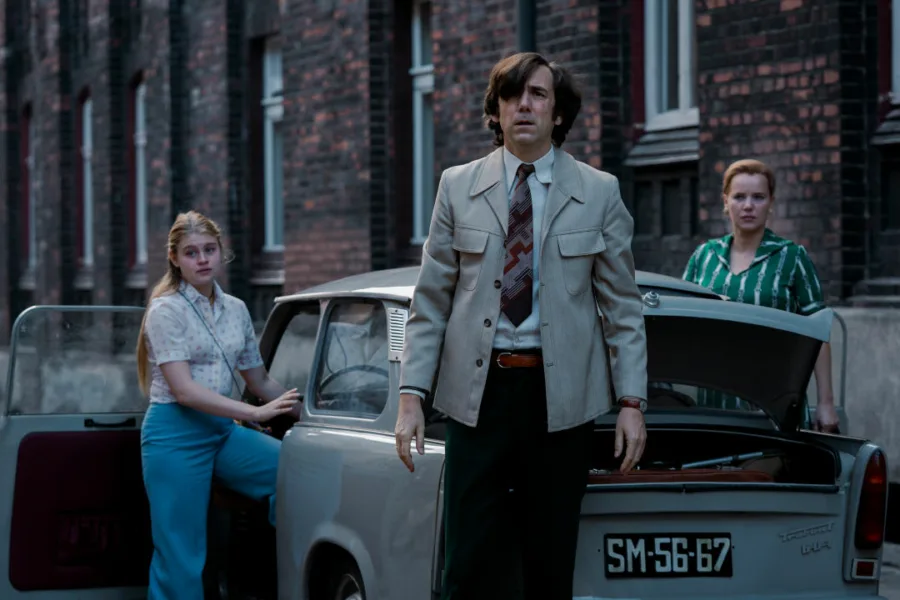 Netflix 新片 媒體採購 廣編稿 廣告合作 異業合作 互惠 鉛毒之子 Lead Children 瓦多斯卡庫羅醫生  鉛中毒兒童 1970年代波蘭上西利西亞  索皮尼斯金屬廠  環境汙染與醫療抗爭