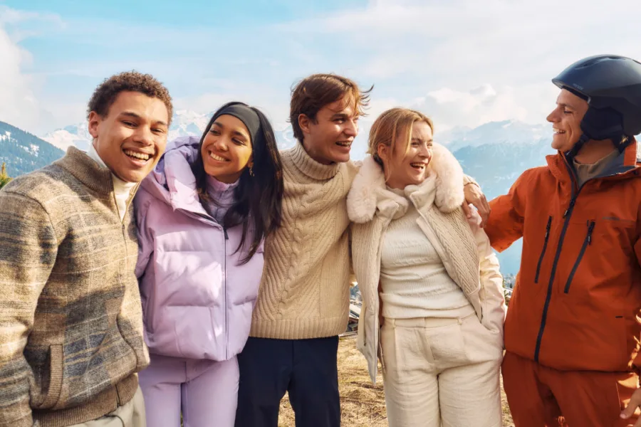 Netflix 新片 媒體採購 廣編稿 廣告合作 異業合作 互惠 鍍金盛夏 High Tides  彭琳哲思 Pommelien Thijs  威廉德史開福 Willem De Schryver  以萊亞阿爾泰納 Eliyha Altena  丹史胡曼斯 Daan Schuurmans  比利時影集