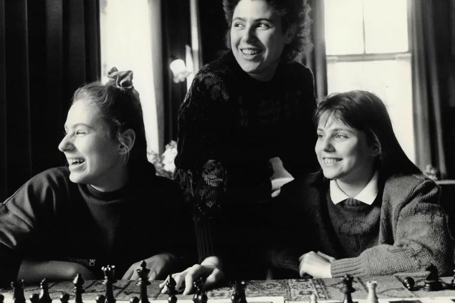 Netflix新片 電影 媒體採購 廣編稿 廣告合作 異業合作 互惠 獅心棋后 改寫棋局的天才少女 Queen of Chess  朱迪特波爾加 Judit Polgár  西洋棋傳記紀錄片  棋王加里卡斯帕洛夫 Garry Kasparov  導演羅瑞甘迺迪 Rory Kennedy