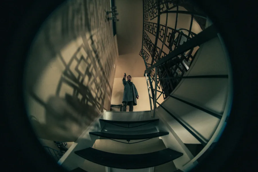 Netflix 新片 媒體採購 廣編稿 廣告合作 異業合作 互惠 密屋陌路 賽門 Simon 間諜避難所  梅瑞 Meret 柏林諜戰  德國聯邦情報局 BND 驚悚影集  俄羅斯探員 動作劇情片  婚姻危機 2026 驚悚新片