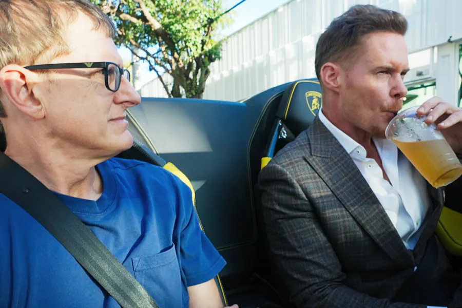 Netflix新片 電影 媒體採購 廣編稿 廣告合作 異業合作 互惠 路易泰魯：解構男性圈 路易泰魯 Louis Theroux  Harrison Sullivan HS Tikky Tokky  Myron Gaines Sneako Justin Waller  紀錄片 紀錄電影  2026 電影 