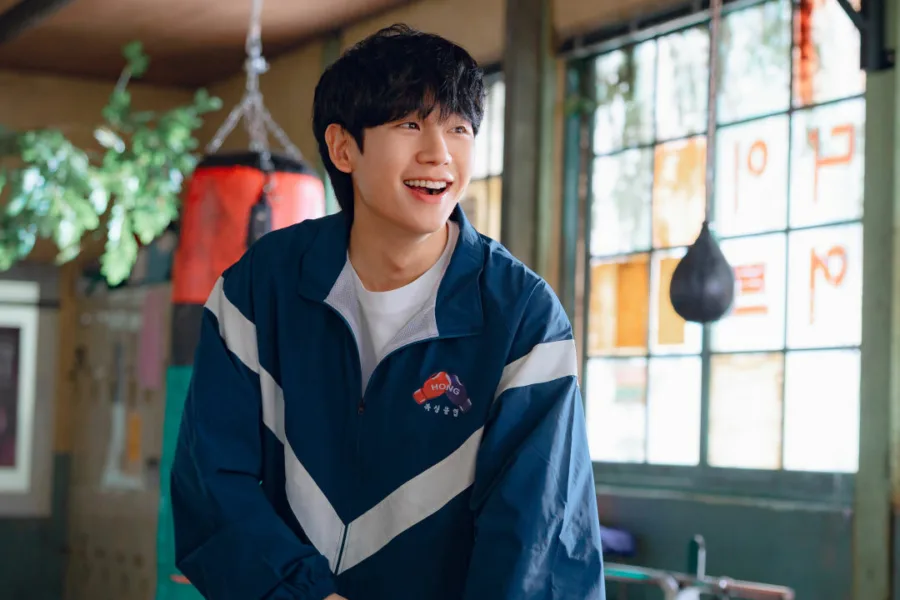 Netflix 新片 媒體採購 廣編稿 廣告合作 異業合作 互惠 我的荒糖戀愛 Our Sticky Love 丁海寅  我的荒糖戀愛 影集 喜劇 賀營  2026 影集 我的荒糖戀愛 浪漫喜劇 河瑛  拳擊教練 失憶檢察官  情感獨立 完美生活失控  影集 我的荒糖戀愛 不知名威脅 混亂任務 生存演算