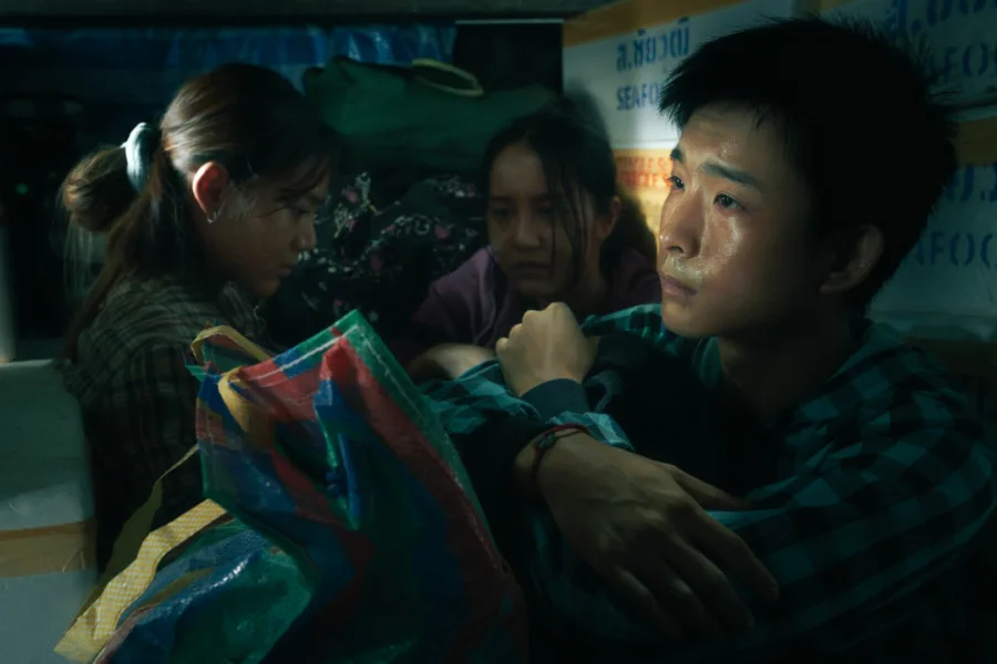 Netflix 新片 媒體採購 廣編稿 廣告合作 異業合作 互惠 邪惡律師 The Evil Lawyer 納特奇查理 邪惡律師 泰國影集 芮塔彭安 諾塔彭布恩普拉可 2026 影集 邪惡律師 麥克 司法體制陰暗面 納特奇查理 Nat Kitcharit 芮塔彭安 Rhatha Phongam 驚悚劇情片 邪惡律師 The Evil Lawyer 法律漏洞 情感獨立 道德博弈 影集 邪惡律師 殺害警官之子 官官相護 生存演算
